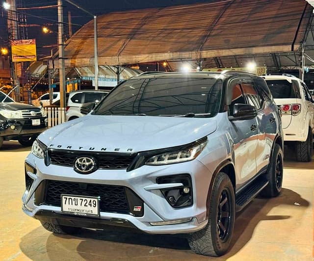 2015 TOYOTA FORTUNER 2.8