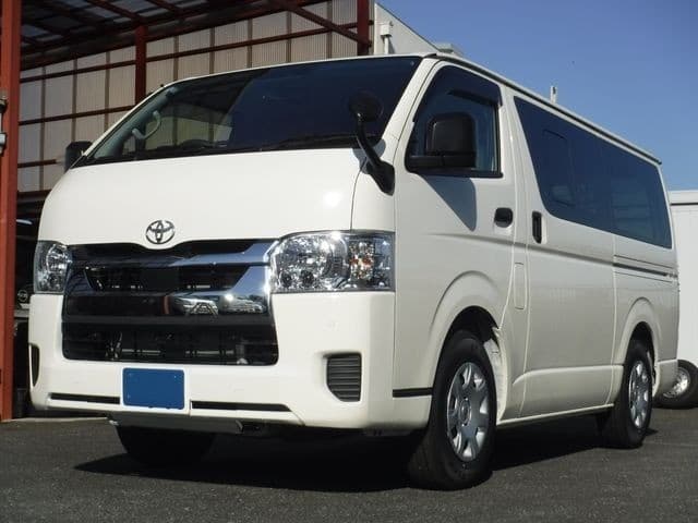2025 TOYOTA HIACE 1GD-FTV 6 SEATERS 2.8 GL PACKAGE