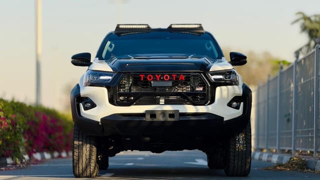 *TOYOTA HILUX 2023 | (DOUBLE CABIN GR KITT INSTALLED | RIGHT-HAND-DRIVE
