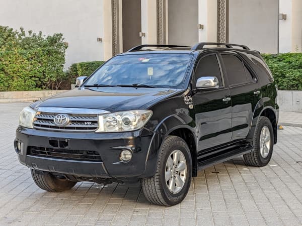 2010 TOYOTA FORTUNER 4.0